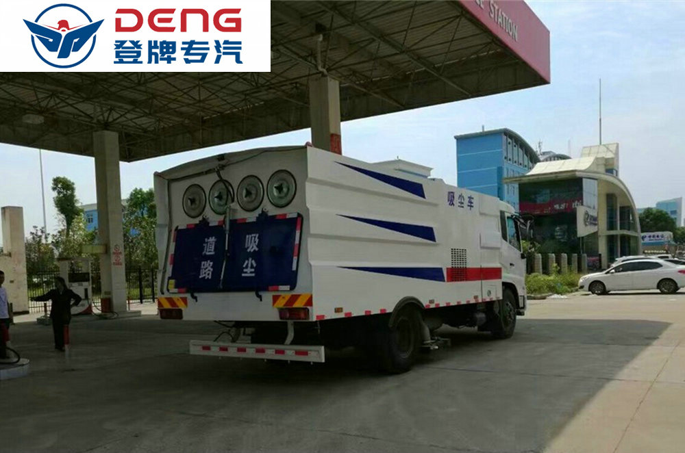 东风天锦12方吸尘车_10